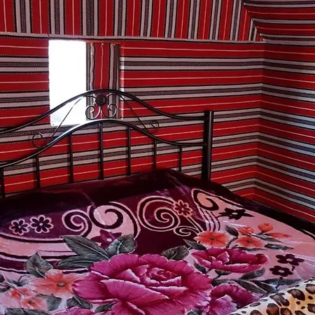 Bedouin Host Camp& With Tour Hotel Wadi Rum Exterior photo