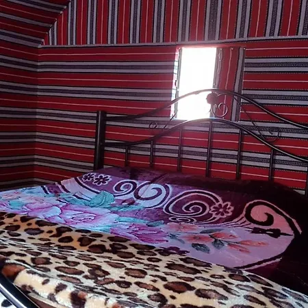 Bedouin Host Camp& With Tour Hotel Wadi Rum Exterior photo